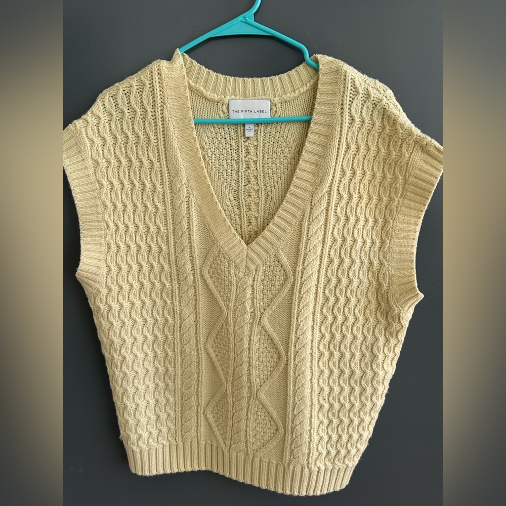 The Fifth Label Pale Cream Cable-Knit V-Neck Sweater Vest